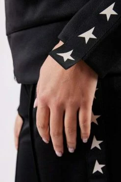 Golden Goose Hoodies & Sweatvesten Zip-throughs Black 9 Golden Goose Hoodies & Sweatvesten Zip-throughs Black -Golden Goose Verkoopwinkel 9320ee905c77d43750d55e22ac957763