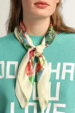 Golden Goose Sjaals Silk Foulard Lemonade Beige